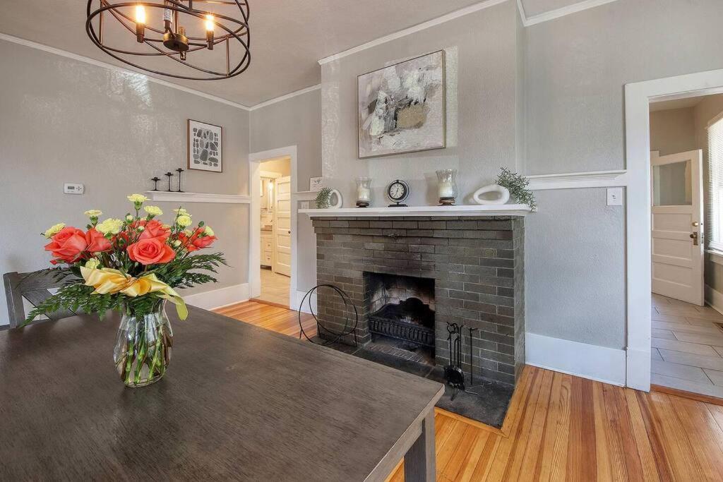 Historic Home W/Pikes Peak Views コロラドスプリングス エクステリア 写真