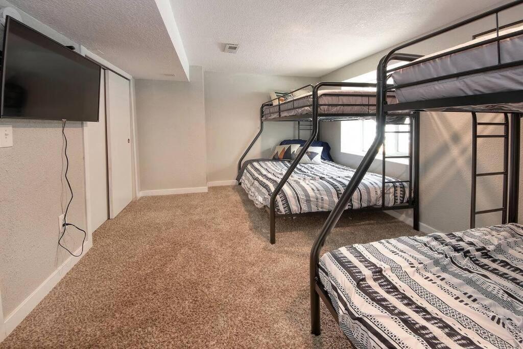 Historic Home W/Pikes Peak Views コロラドスプリングス エクステリア 写真